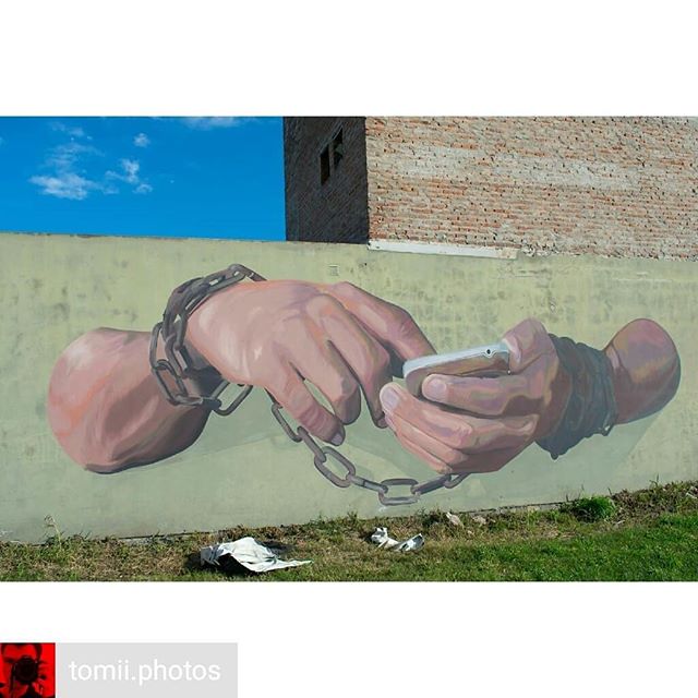 Repost de @tomii.photos -  ᵐᵘʳᵃˡⁱˢᵐᵒ ʸ ᵃʳᵗᵉ ᵖᵘᵇˡⁱᶜᵒ .Obra de @pezzdani.#arte #murales #pinterest #pinturas #muralismo #art #murals #kunst #painting#fotografiado #fotostumblr #photographie #photoday #instagramers #instagood #instanature  #fotografiado  #nikonargentina  #arg_salvaje  #instamaticgroup #urban #artecallejero #pinkhair #artecallejero #artecallejerolatinoamerica #arteurbano #arquitecture #diseño #celular #techno #urbant